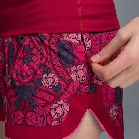 Lululemon Ready To Roll Short - Picture 3 of 11